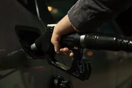 "Έμφραγμα" προκαλεί η τιμή της βενζίνης