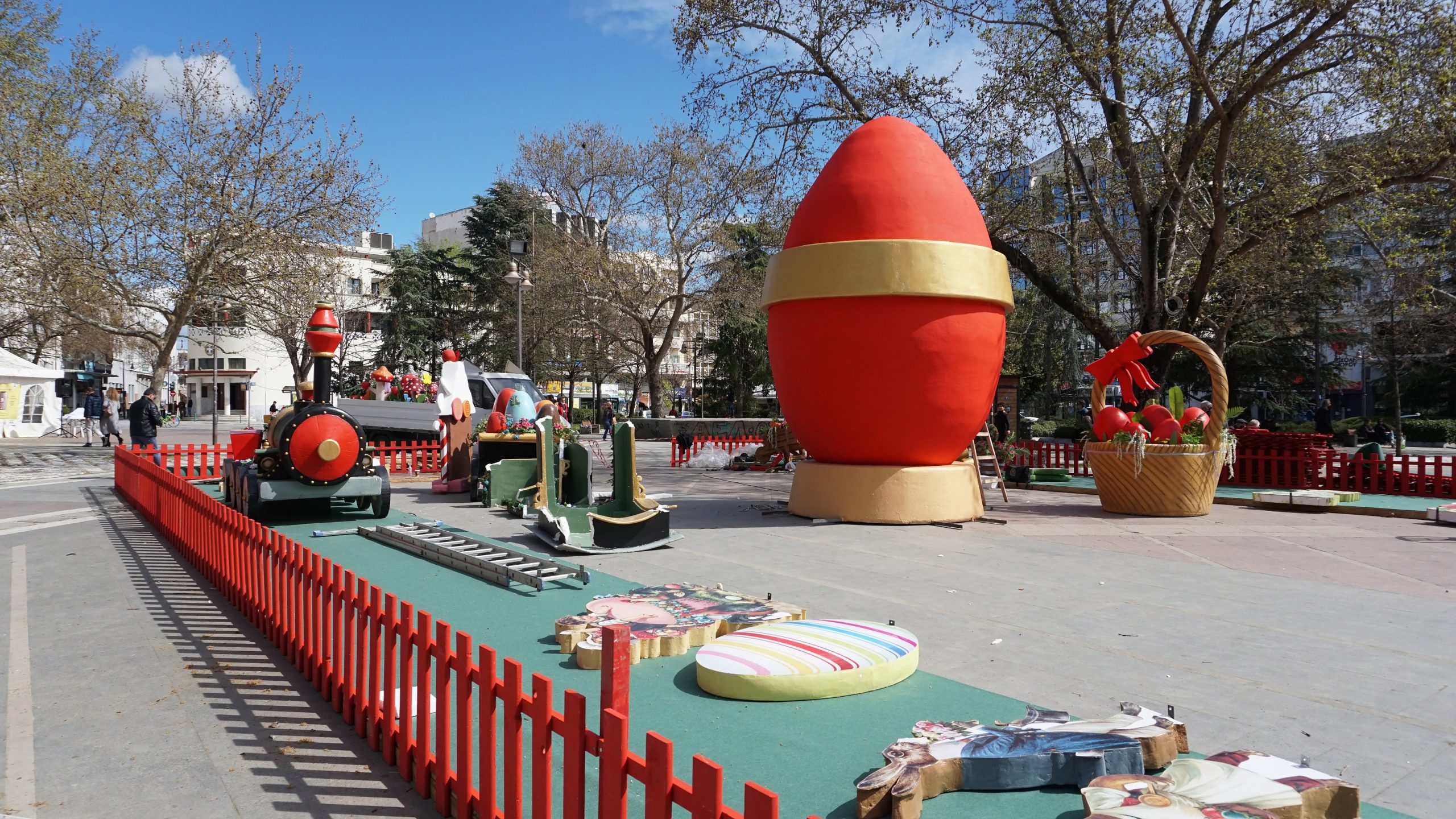 Πασχαλινό χωριό - έκπληξη απο το Δήμο Λαρισαίων για τα μικρά παιδιά στην Κεντρική Πλατεία