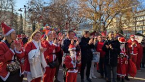 241231 santa walk 3