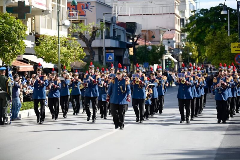 Γεμίζει μουσική και Χριστουγεννιάτικες μελωδίες η Λάρισα - Εκδηλώσεις στους πεζόδρομους και τις πλατείες από την Αντιδημαρχία Πολιτισμού του Δήμου Λαρισαίων 4 251210 christougenna ekdiloseis 2