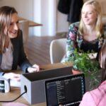 pexels cowomen 1058097 2041386