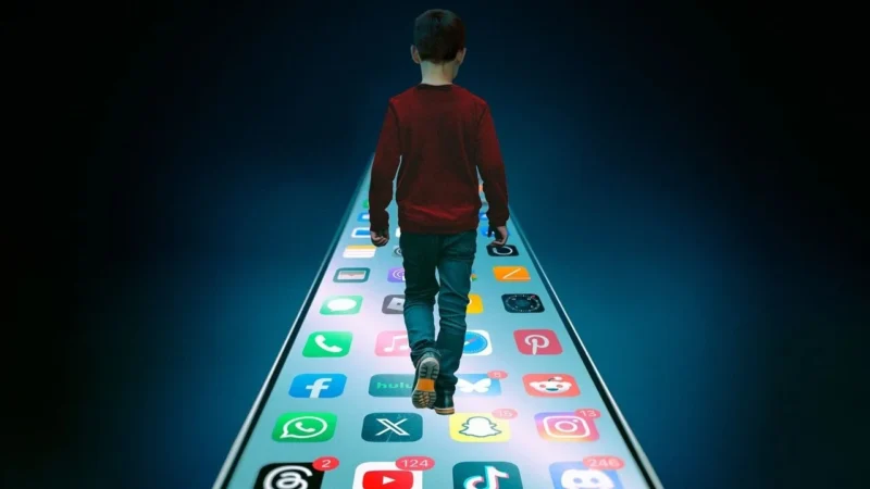 Απαγόρευση χρήσης social για ανήλικους κάτω των 15 ετών: Μπλόκο σε TikTok, Facebook, Instagram, Snapchat 4 download 3