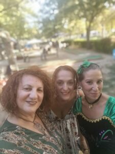 Παρέλαβαν την πρώτη τους τσάντα για το δημοτικό τα παιδιά που θα φοιτήσουν στην Α' τάξη - Ένα όμορφο απόγευμα γεμάτο χαρούμενες φωνές, δώρα και εκπλήξεις 42 e4be16c8 e229 417c 870d 4f05047eae9e